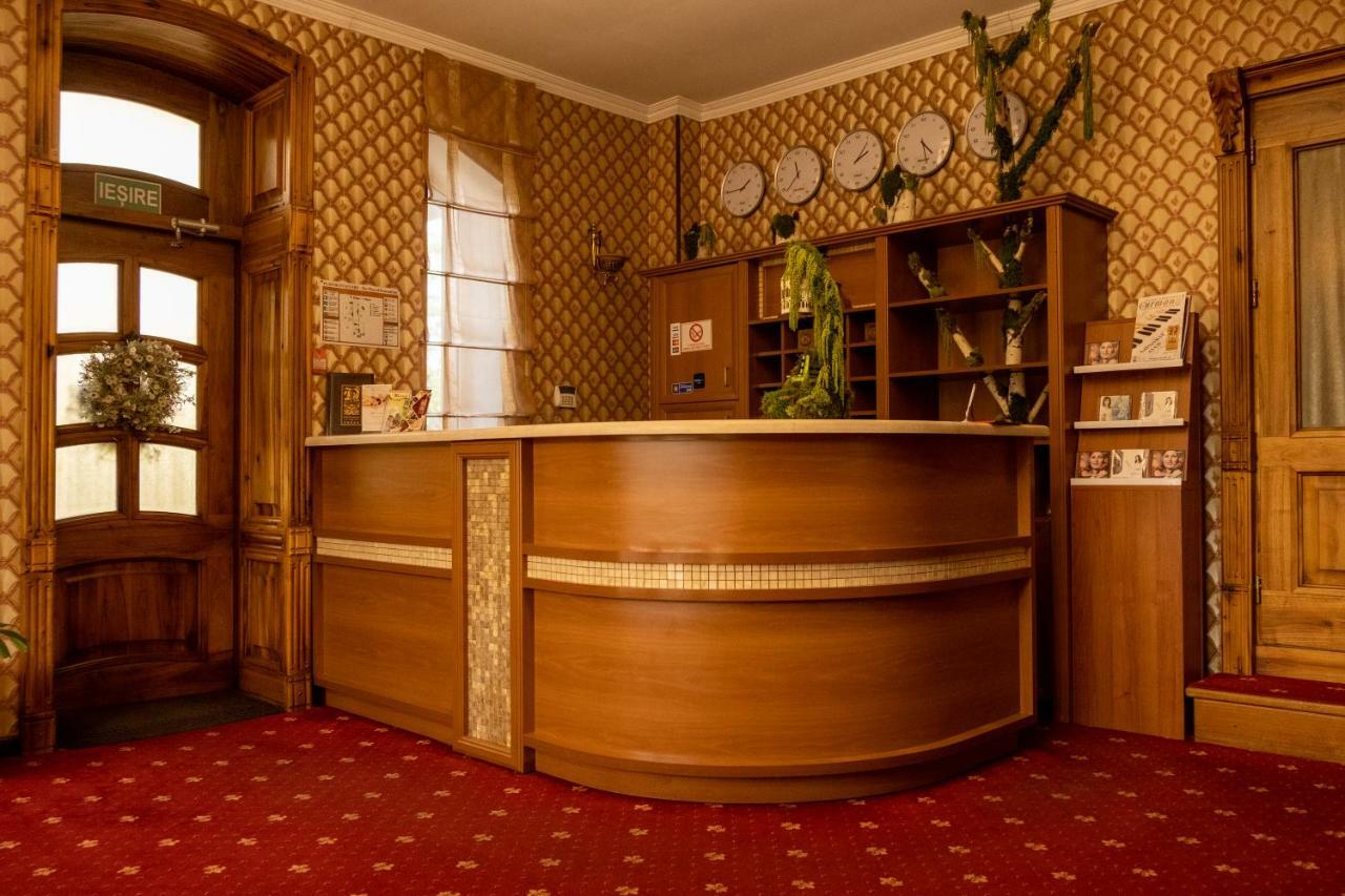 Diplomat Club Hotel Chişinǎu Buitenkant foto